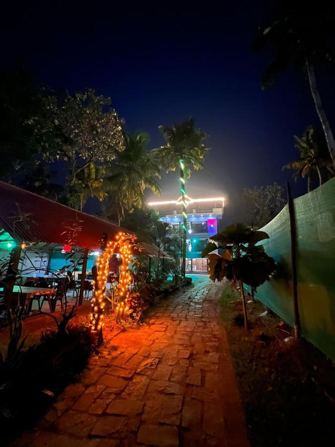 ורקלה Mohans Ayurvedic Beach Resort מראה חיצוני תמונה